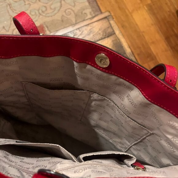 Michael Kors MK Large Luggage Jet Set Travel Tote - Picture 5 of 5